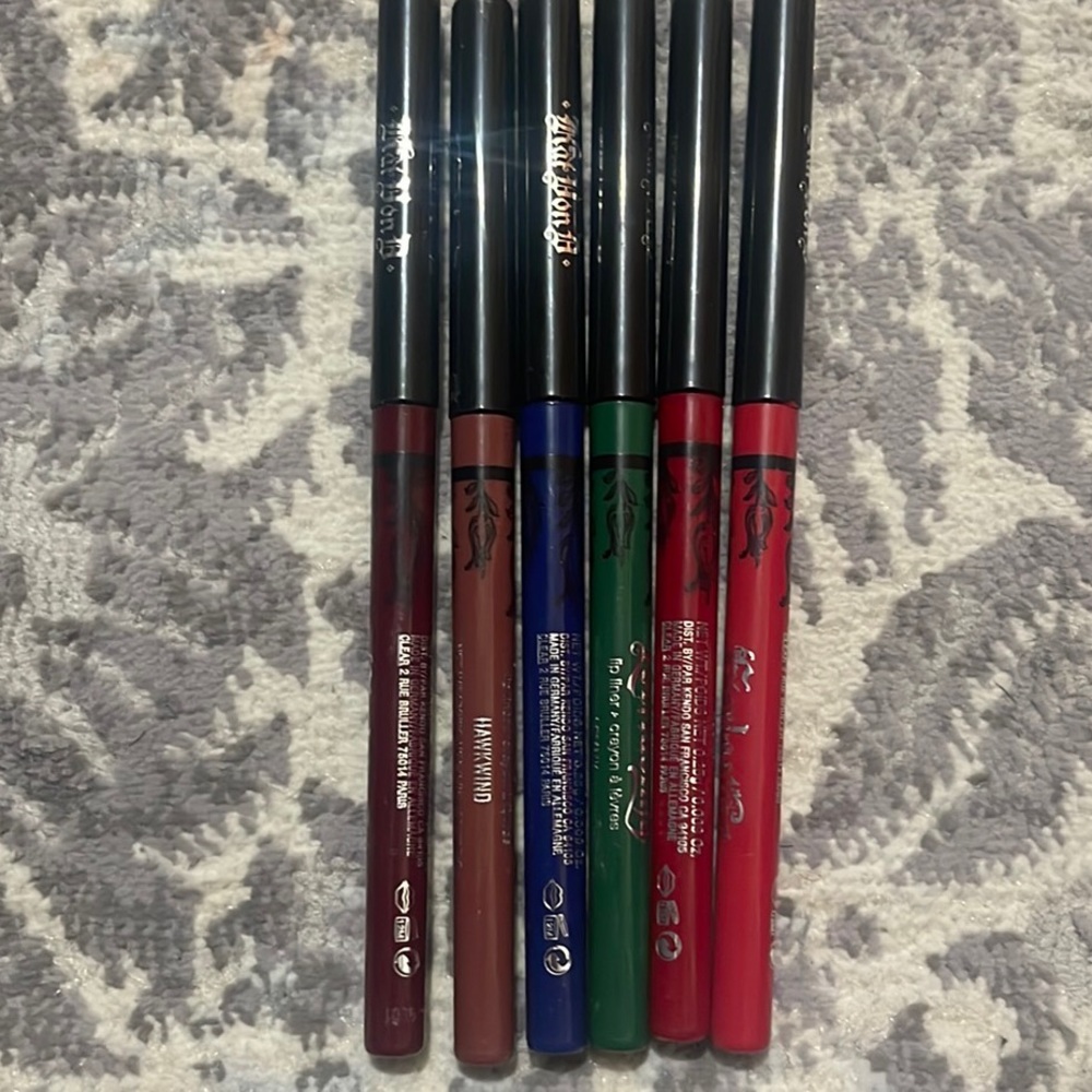 Everlasting Lip Liner $8 PER LIPLINER.
